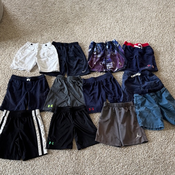 Boys 4T shorts bundle - Picture 1 of 5